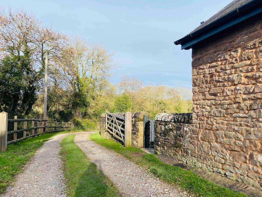 The Mill Stylish Rural Apartment With Beautiful Views Welsh Newton Common 외부 사진