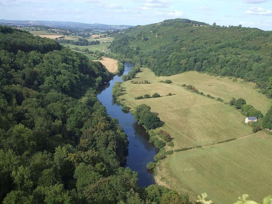 The Mill Stylish Rural Apartment With Beautiful Views Welsh Newton Common 외부 사진